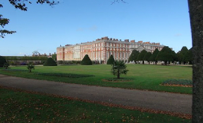 Hampton Court Palace small